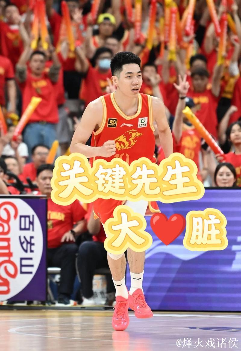 朱俊龙:单节10分钟的比赛,落后一方球队追分将会更困难 朱俊龙:单节10分钟的比赛,落后一方球队追分将会更困难